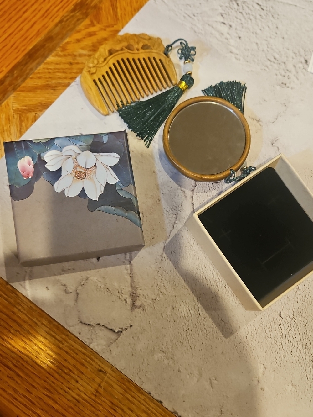 🌟3/$25🌟 Chinese-style carved wooden comb and mirror gift set,
